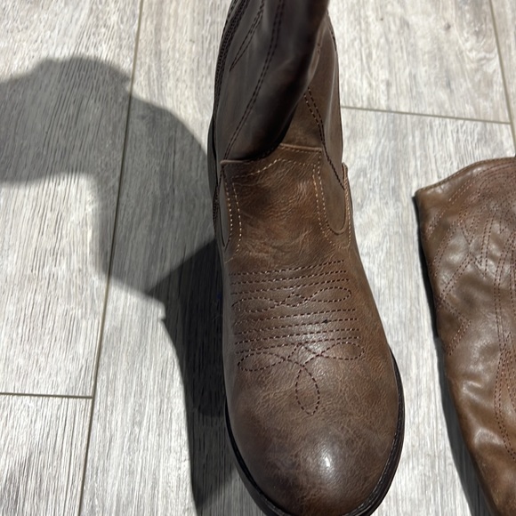 Womens 7.5 boots - Picture 4 of 4